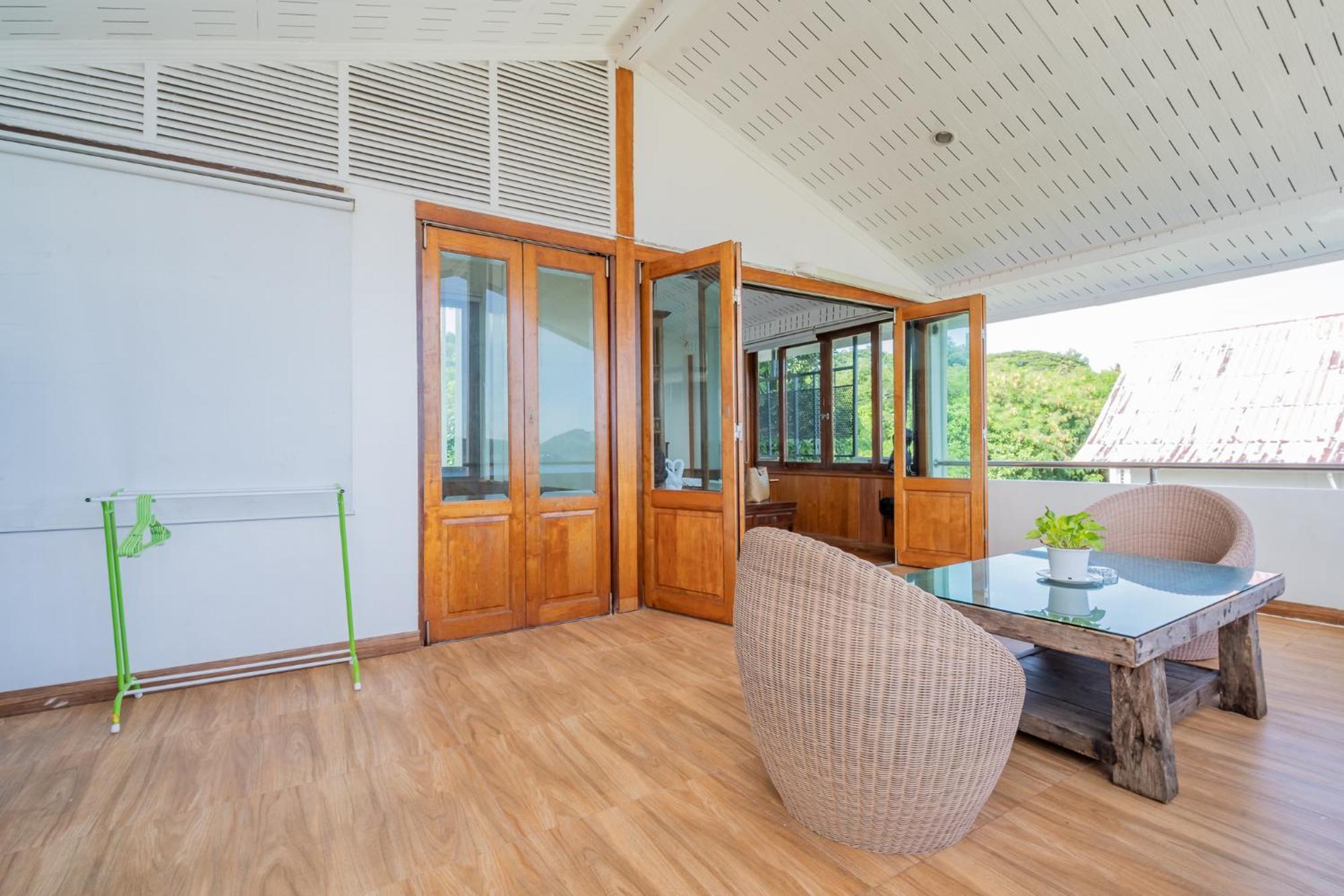 Blue House Panorama View 5 Bedroom Villa *